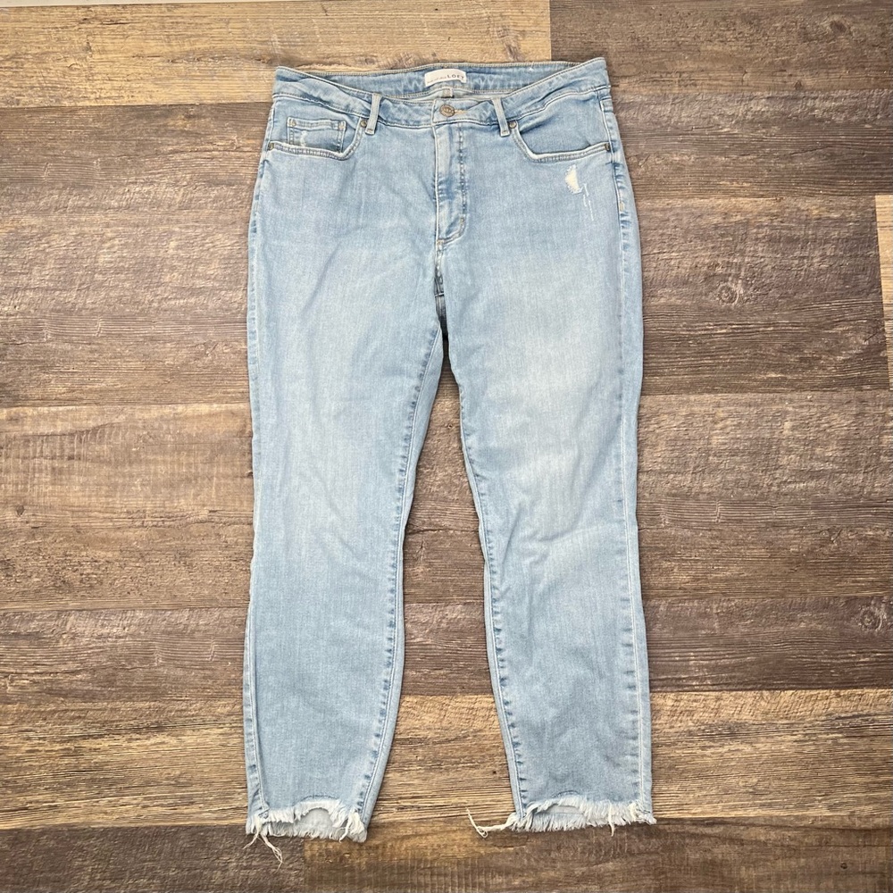 Loft light wash curvy skinny crop distressed jeans unfinished hem size 12 B157